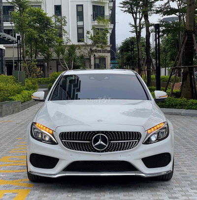 Mercedes-Benz C300 AMG 2016 đi chuẩn 7v miles
