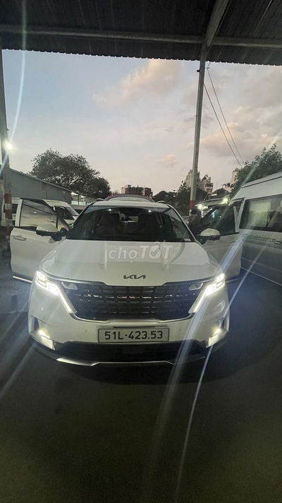 Kia Carnival 2023 Signature 3.5G chạy xăng