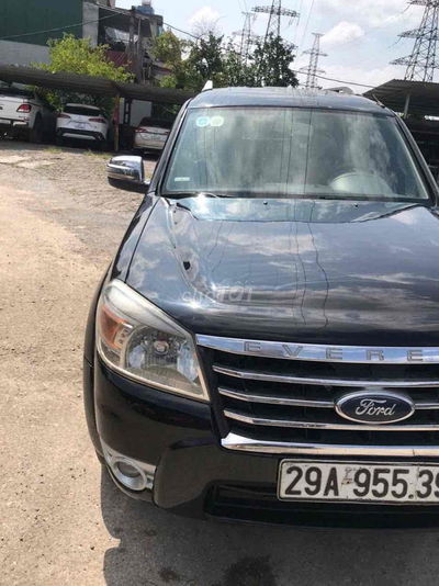 Ford Everest 2010 2.5L 4x4 MT - 190000 km