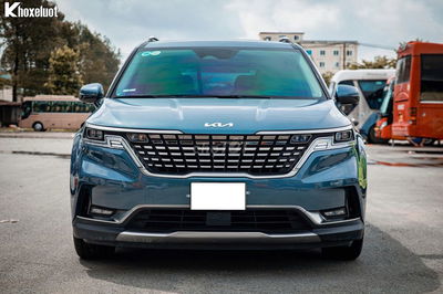 Kia Carnival 2022 Signature xe cá nhân chạy lướt