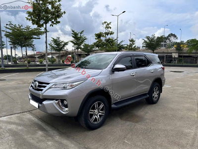 Xe Toyota Fortuner 2.7V 4x2 AT 2020