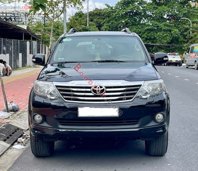 Xe Toyota Fortuner 2.7V 4x4 AT 2012