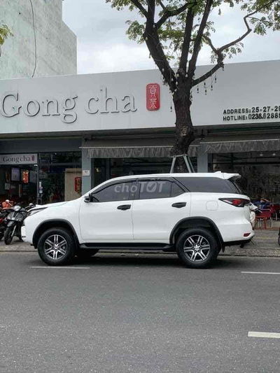 Toyota Fortuner 2021 2.4G 4x2 MT - 200000 km