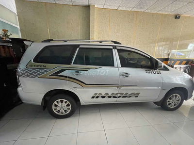 Innova 2008 J - 100000 km