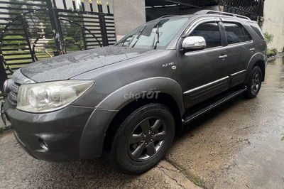 Toyota Fortuner 2010 2.7V 4x4 AT - 170000 km