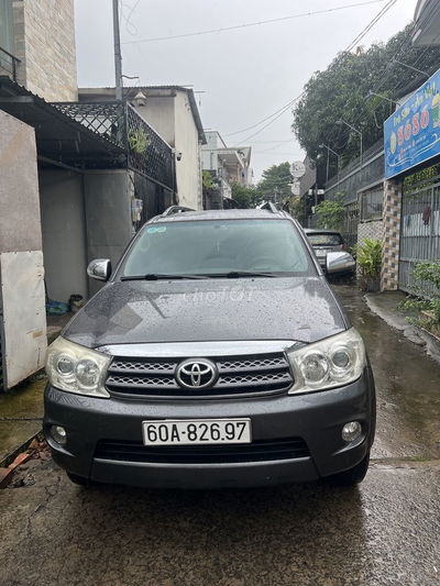 Toyota Fortuner 2009 2.7V 4x4 AT - 170000 km
