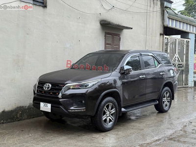 Xe Toyota Fortuner 2.4G 4x2 AT 2020