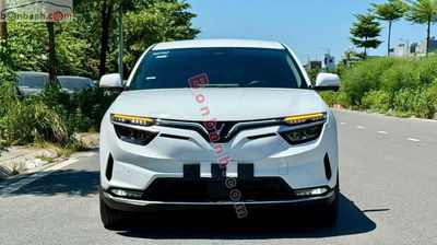 Xe VinFast VF8 Eco AWD 2023