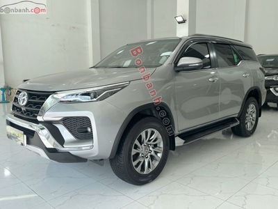 Xe Toyota Fortuner 2.7V 4x2 AT 2021